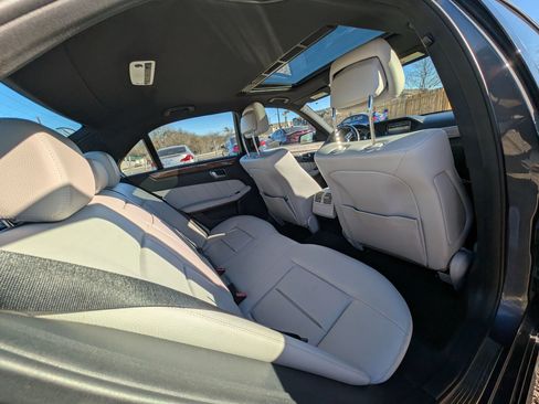 Used 2013 Mercedes-Benz E 350 Sedan image 16