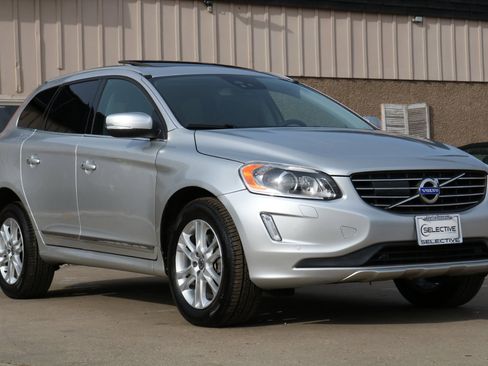 Used 2015 Volvo XC60 T5 Platinum image 3