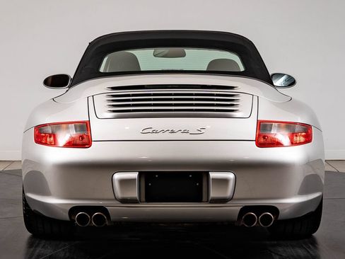 Used 2006 Porsche 911 Carrera S RWD image 7