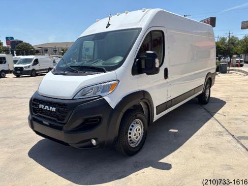 Used 2025 RAM ProMaster 3500 w/ Convenience Group FWD image 3