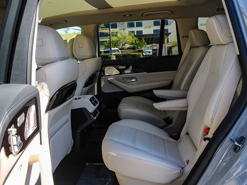 New 2026 Mercedes-Benz GLS 580 4MATIC image 19