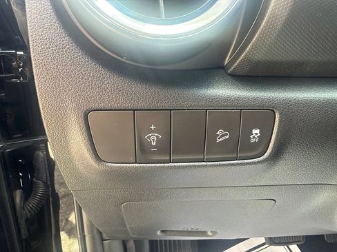 Used 2023 Hyundai Kona Limited AWD/4WD image 13
