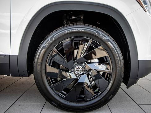 New 2026 Volkswagen Atlas Cross Sport SE FWD image 5