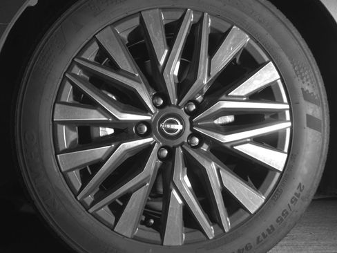 Used 2025 Nissan Altima 2.5 SV image 12