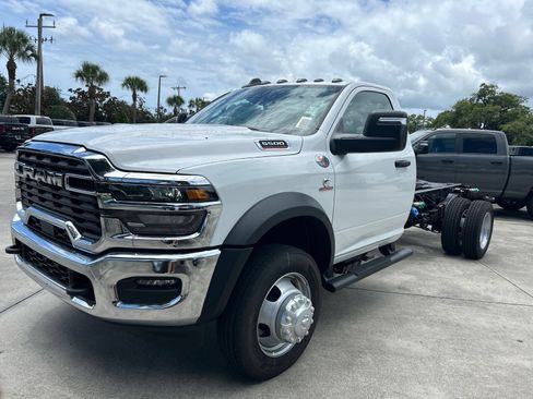 New 2026 RAM 5500 Tradesman AWD/4WD image 20