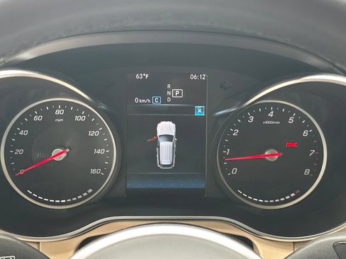 Used 2021 Mercedes-Benz GLC 300 4MATIC image 35