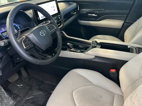 Certified 2026 Toyota Grand Highlander AWD Hybrid image 12