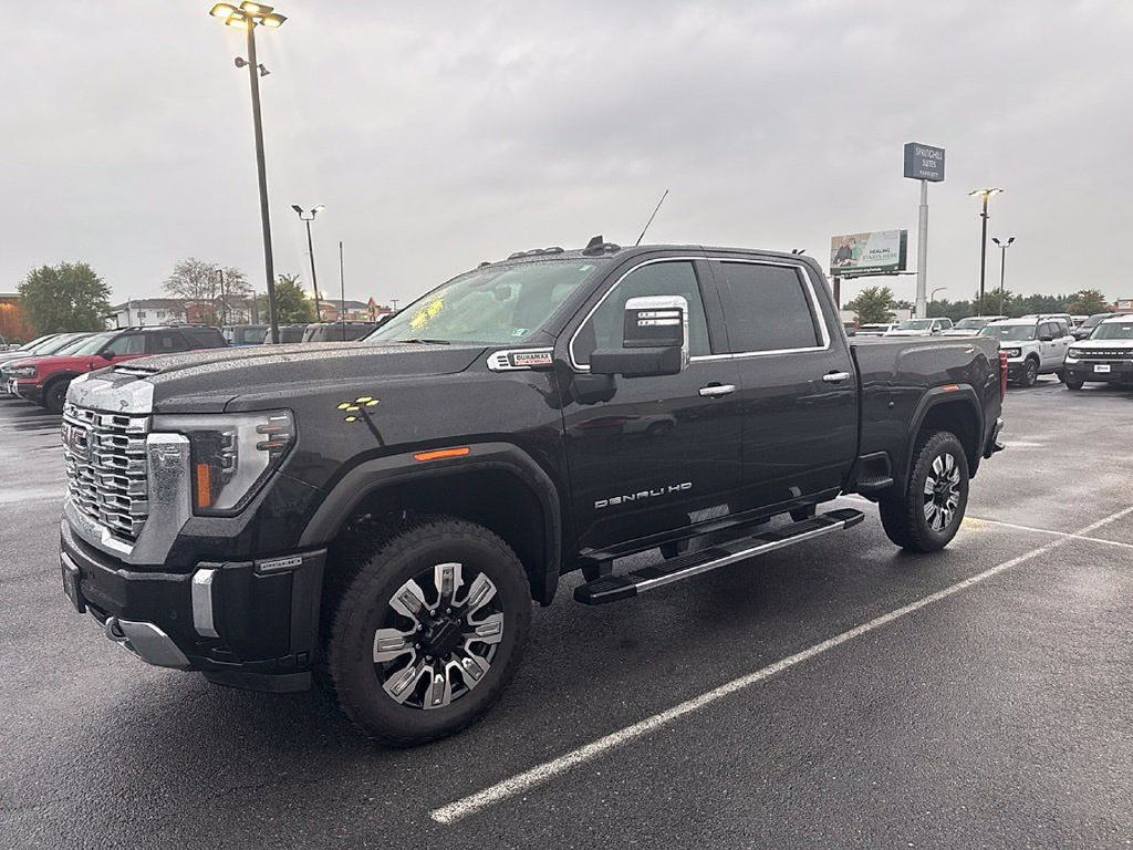 Used 2025 GMC Sierra 2500 Denali w/ Denali Reserve Package AWD/4WD image 2