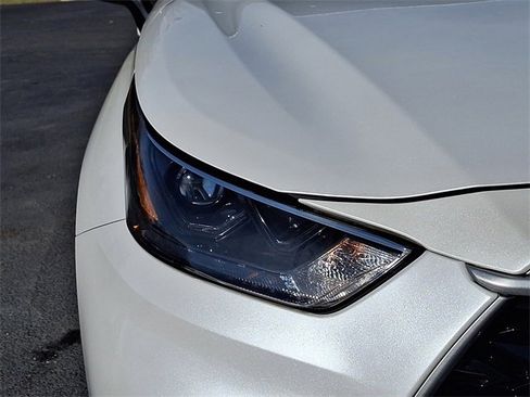 Used 2022 Toyota Highlander XLE image 13