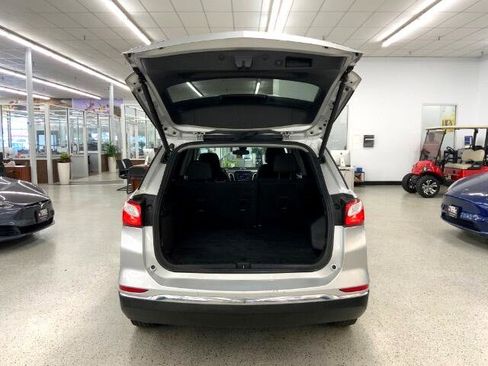 Used 2021 Chevrolet Equinox LT w/ Driver Convenience Package image 32