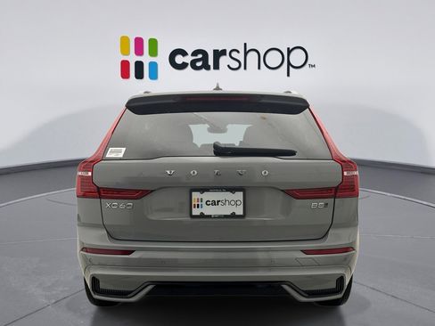 Used 2025 Volvo XC60 B5 Plus image 4
