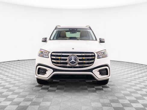 Used 2024 Mercedes-Benz GLS 450 4MATIC image 8