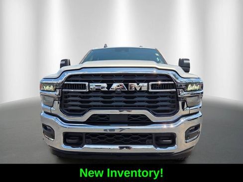 Certified 2026 RAM 2500 Big Horn AWD/4WD image 2