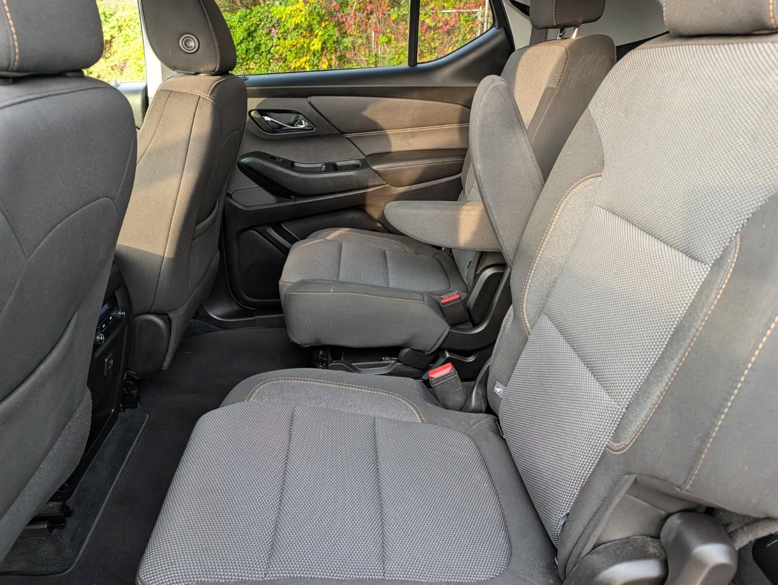 Used 2020 Chevrolet Traverse LT w/ Driver Confidence II Package AWD/4WD image 23