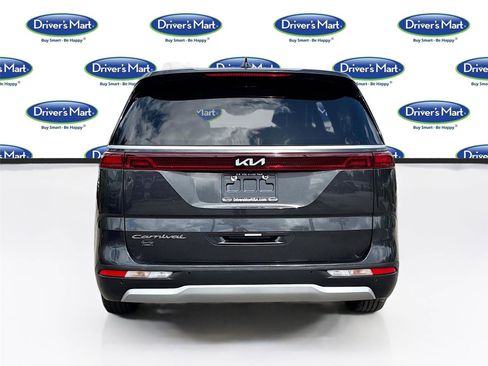 Used 2022 Kia Carnival LX FWD image 6