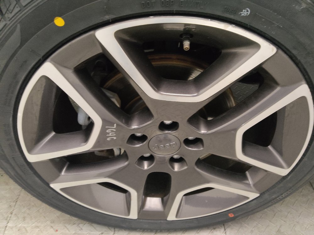Used 2020 Jeep Renegade Latitude w/ UConnect 8.4 Nav Group FWD image 31