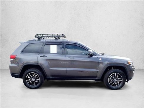 Used 2018 Jeep Grand Cherokee Trailhawk w/ Trailhawk Luxury Group AWD/4WD image 5