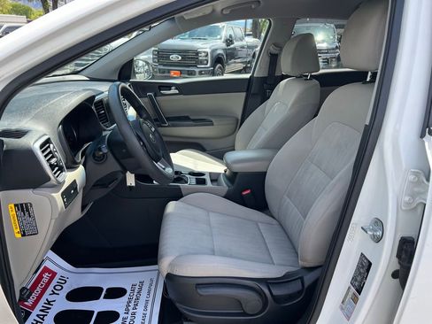 Used 2020 Kia Sportage LX AWD/4WD image 25