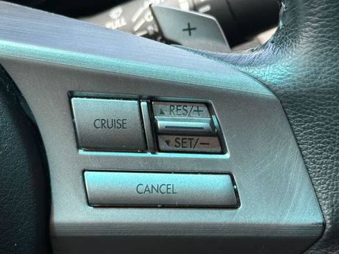 Used 2010 Subaru Legacy 2.5i Limited AWD/4WD image 28