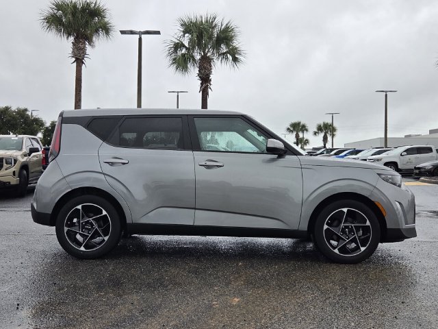 Used 2024 Kia Soul EX FWD image 2