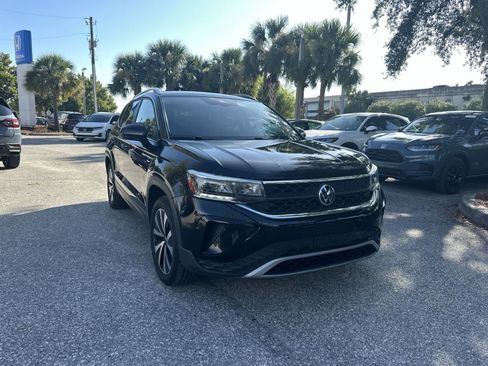 Used 2022 Volkswagen Taos SE w/ IQ.Drive SE Package AWD/4WD image 8