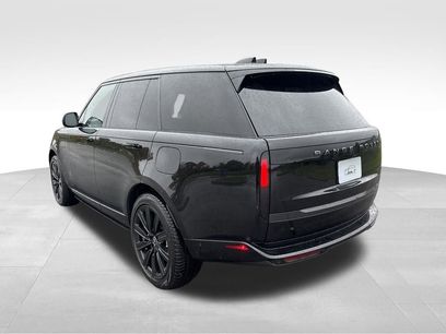 New 2025 Land Rover Range Rover SE
