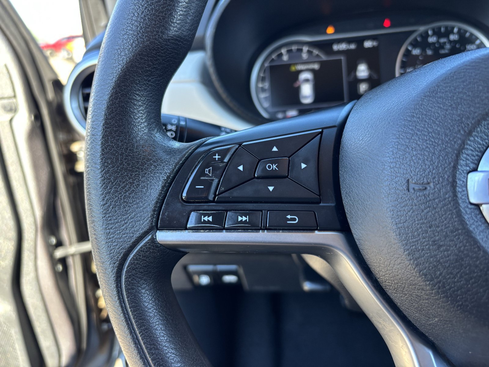 Used 2021 Nissan Versa SV FWD image 27
