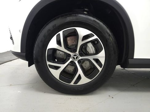 Used 2025 Mercedes-Benz GLC 350e 4MATIC image 34