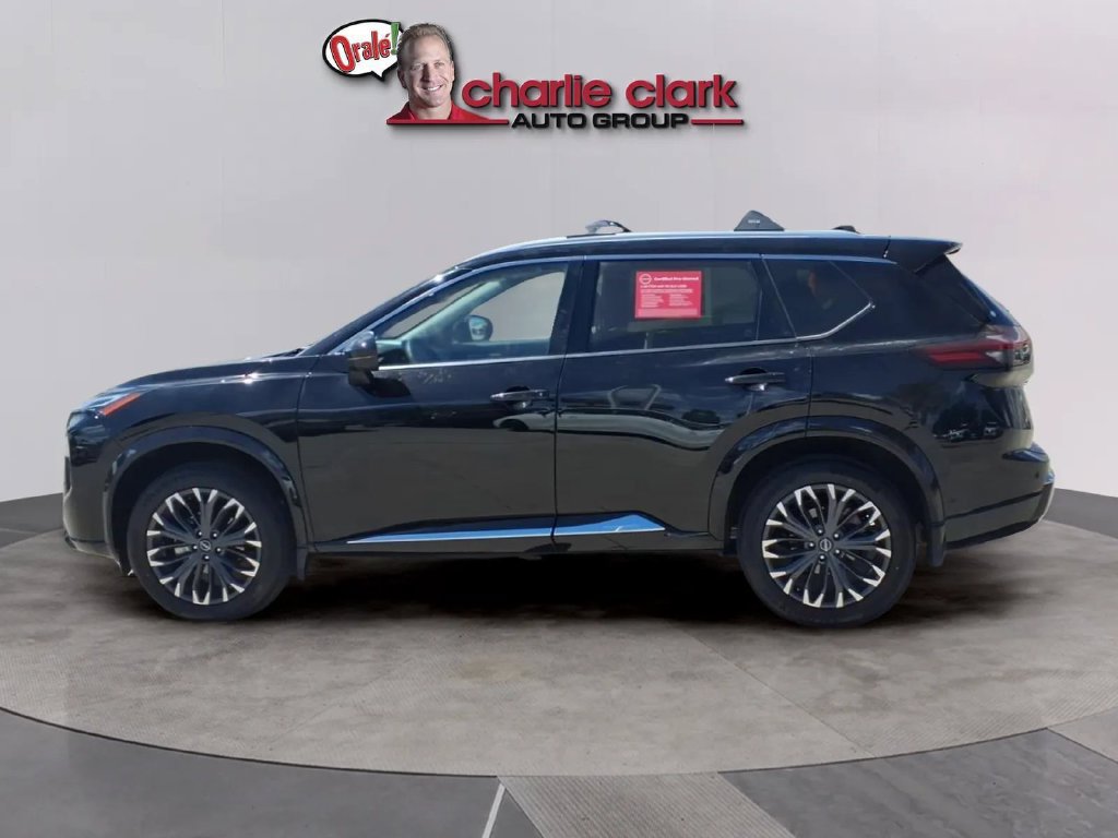 Certified 2025 Nissan Rogue Platinum FWD image 2