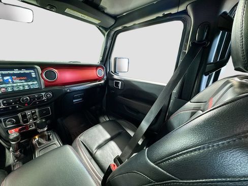 Used 2018 Jeep Wrangler Unlimited Rubicon AWD/4WD image 23