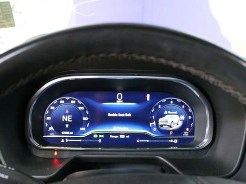 Used 2023 Chevrolet Suburban LT w/ Luxury Package AWD/4WD image 17