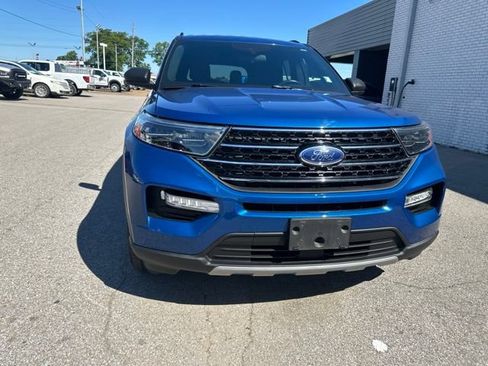 Used 2020 Ford Explorer XLT w/ Equipment Group 202A AWD/4WD image 4