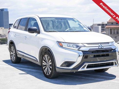 Used 2019 Mitsubishi Outlander ES FWD image 3
