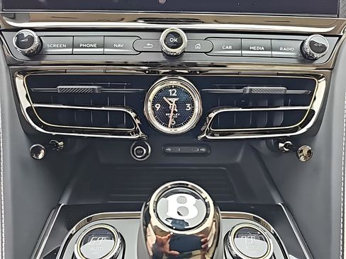 New 2025 Bentley Flying Spur Plug-In Hybrid image 27