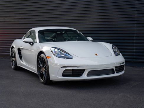 New 2025 Porsche 718 Cayman Base image 12