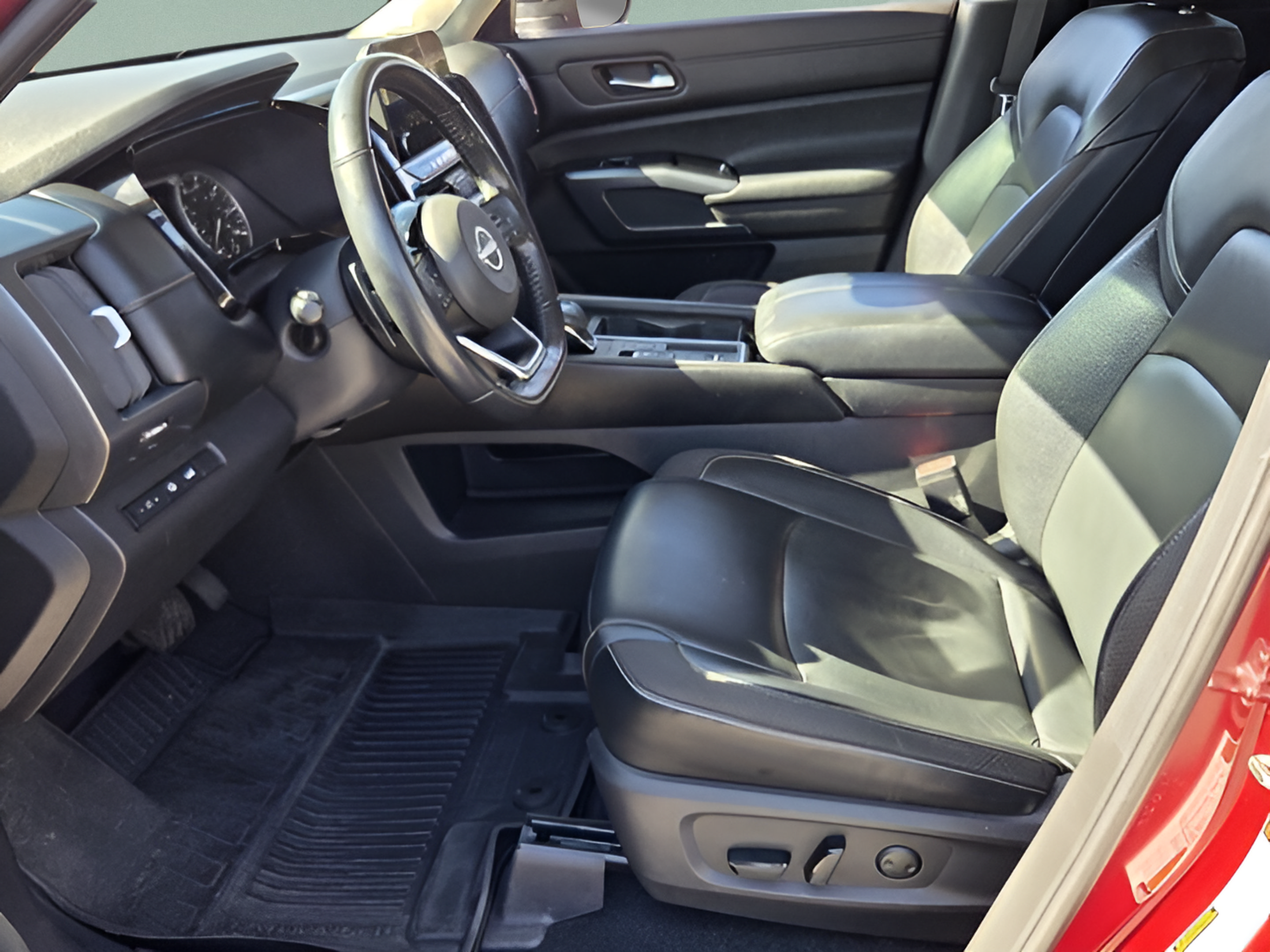 Used 2022 Nissan Pathfinder SL w/ SL Premium Package FWD image 9