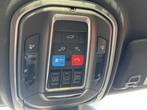 New 2026 Jeep Grand Cherokee L Limited image 32