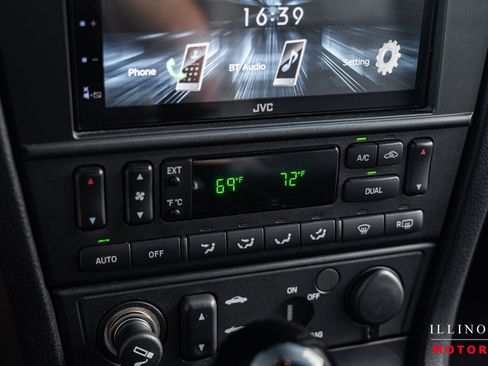 Used 2003 Ford Thunderbird Deluxe image 18