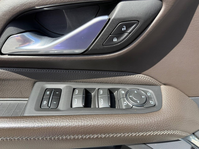 Used 2023 GMC Yukon Denali RWD image 12