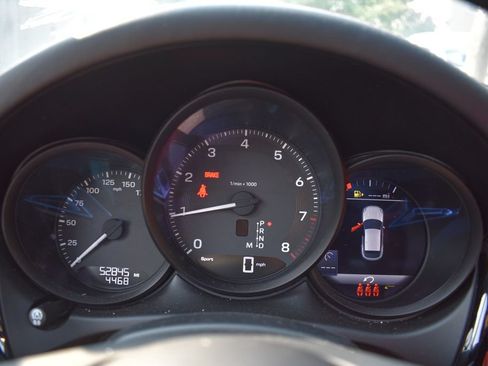 Used 2024 Porsche Macan Turbo AWD/4WD image 16