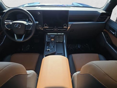 Certified 2025 Lexus GX 550 w/ Accessory Package (2T) AWD/4WD image 9