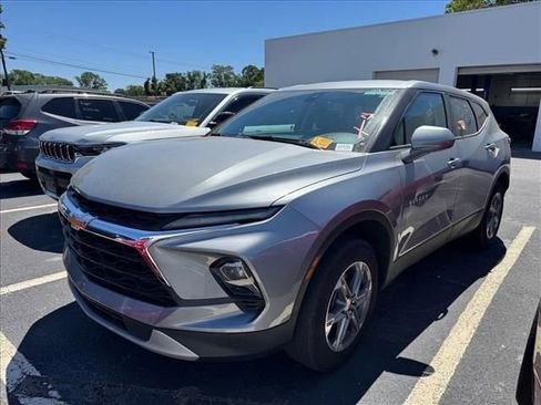 Used 2025 Chevrolet Blazer LT FWD image 18