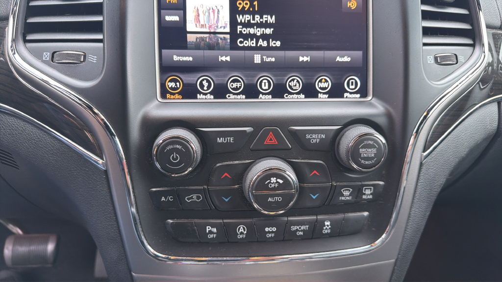 Used 2018 Jeep Grand Cherokee Overland AWD/4WD image 16