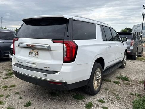 Used 2022 GMC Yukon XL SLT AWD/4WD image 5
