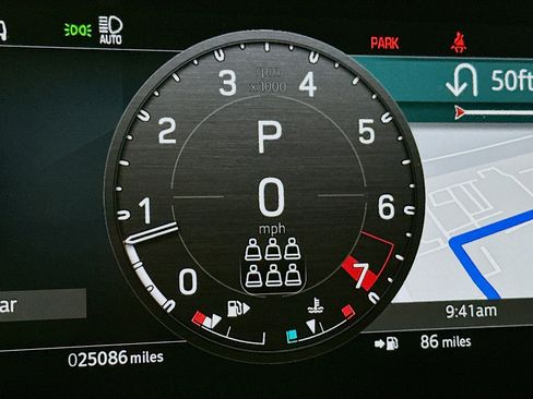 Used 2023 Land Rover Defender 130 SE image 9