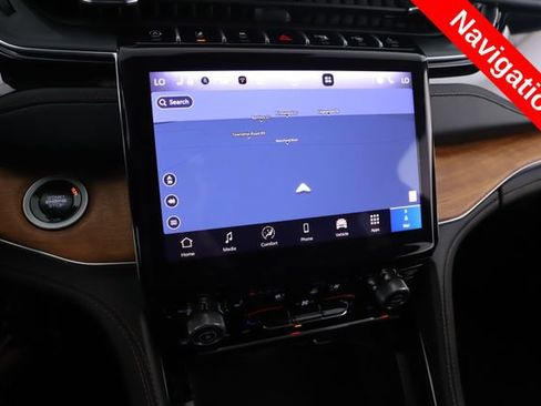 Used 2025 Jeep Grand Cherokee Summit AWD/4WD image 5