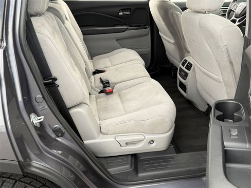 Used 2021 Honda Pilot EX image 24