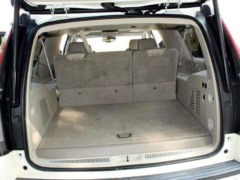 Used 2015 Cadillac Escalade ESV Luxury image 12