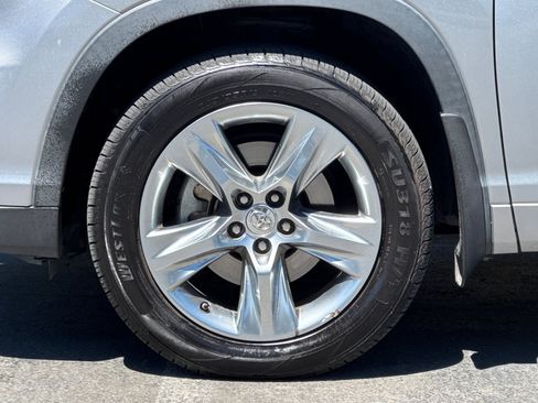 Used 2015 Toyota Highlander Limited Platinum AWD/4WD image 40