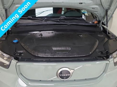 Used 2022 Volvo XC40 P8 Recharge Ultimate image 14